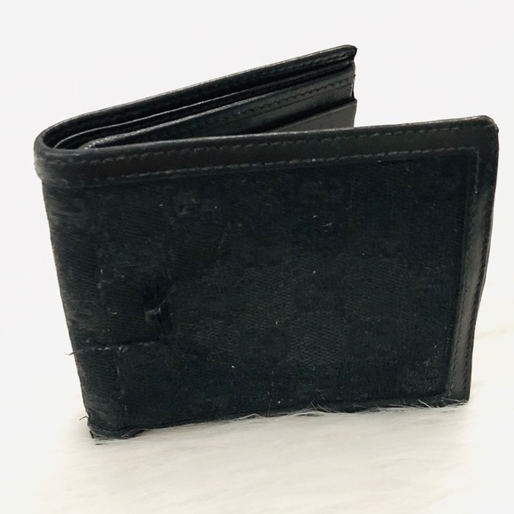 Authentic Gucci Signature Black Logo Wallet - Picture 1 of 11